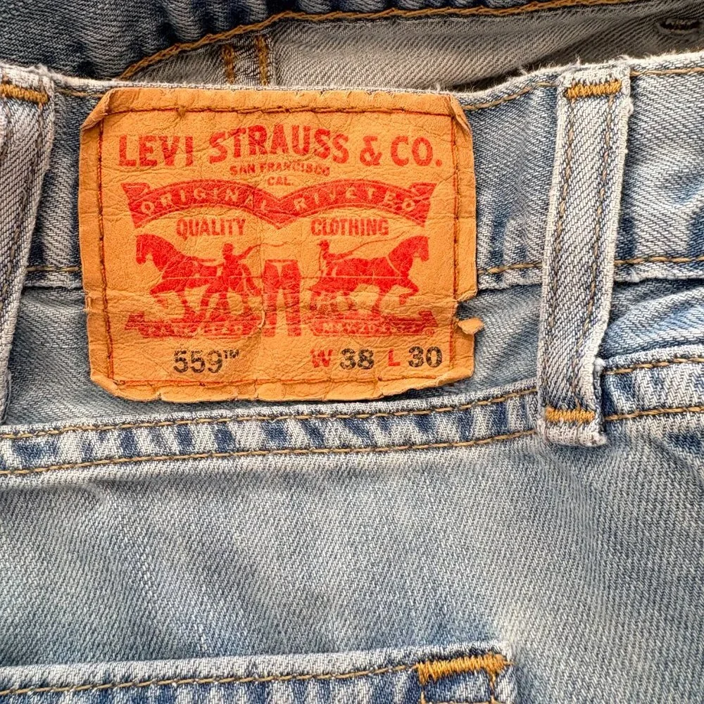 Levi’s 559 Relaxed Straight Jeans Men’s 38x30 Light Wash Blue Denim Classic